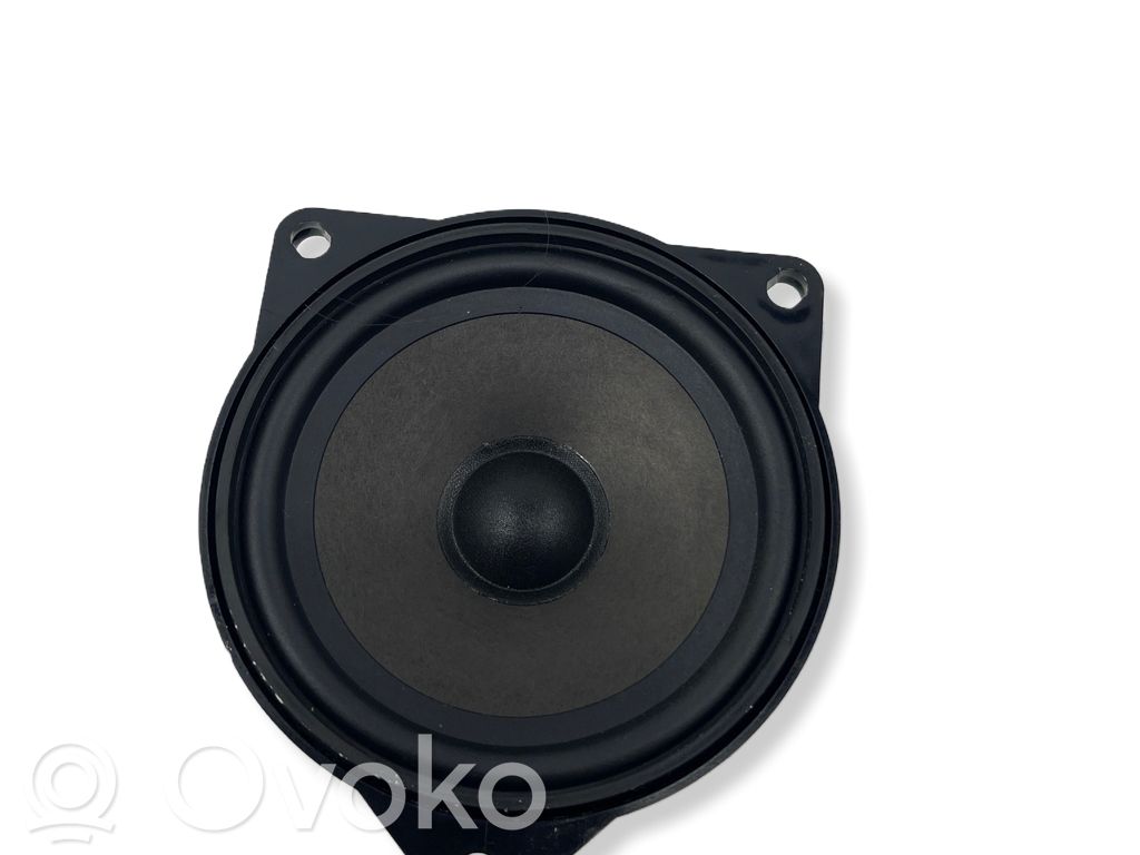 BMW 5 E60 E61 Garsiakalbis (-iai) priekinėse duryse 