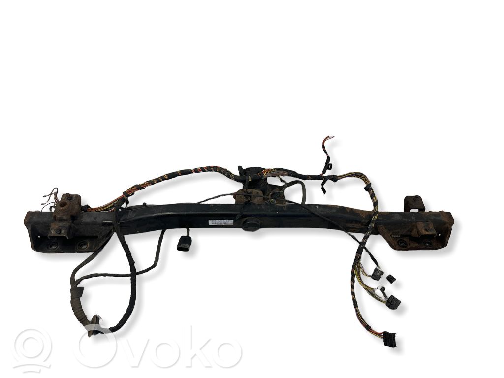 BMW 5 E60 E61 Āķa stiprinājuma sija 