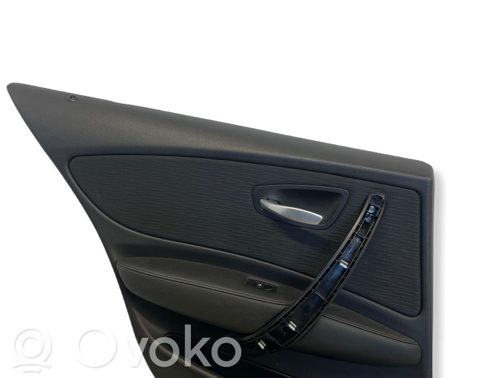 BMW 1 E81 E87 Apšuvums aizmugurējām durvīm 