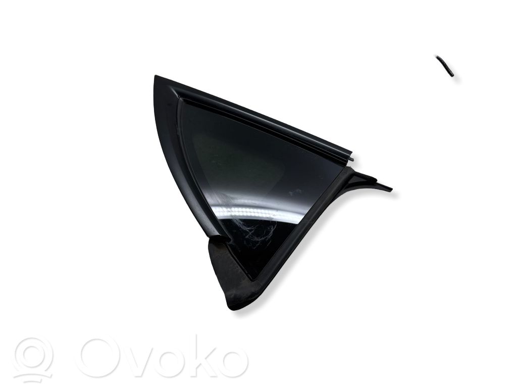 Tesla Model Y Geam lateral spate 