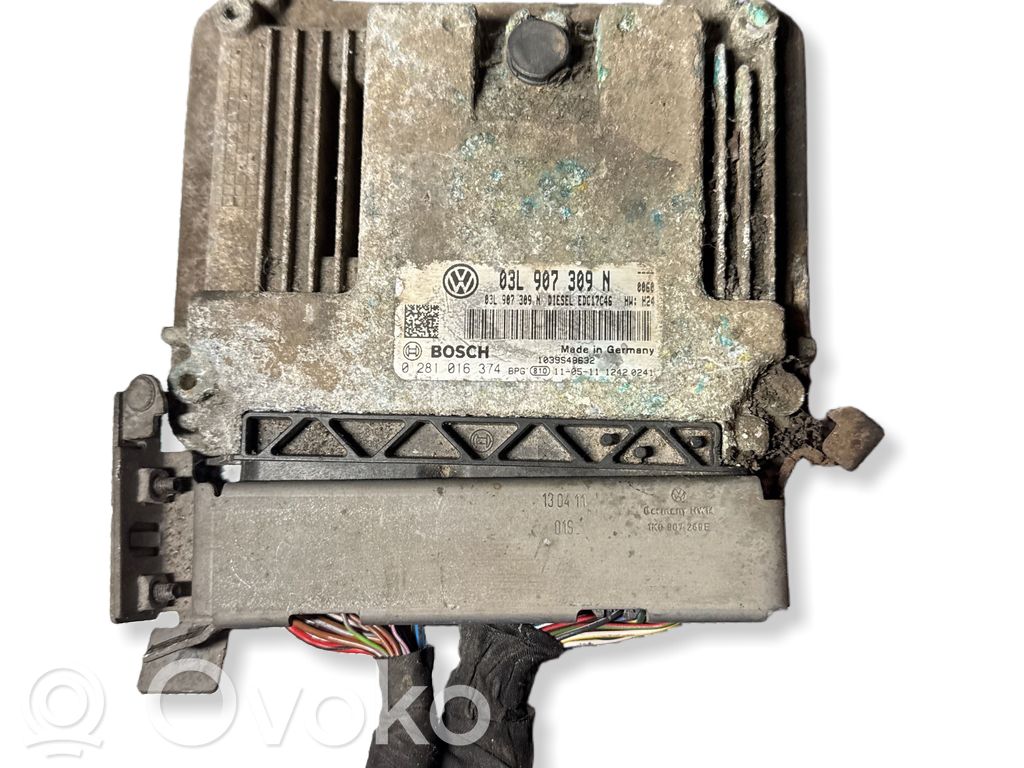 Volkswagen PASSAT B7 Engine control unit/module 
