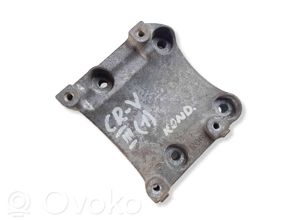 Honda CR-V A/C compressor mount bracket 