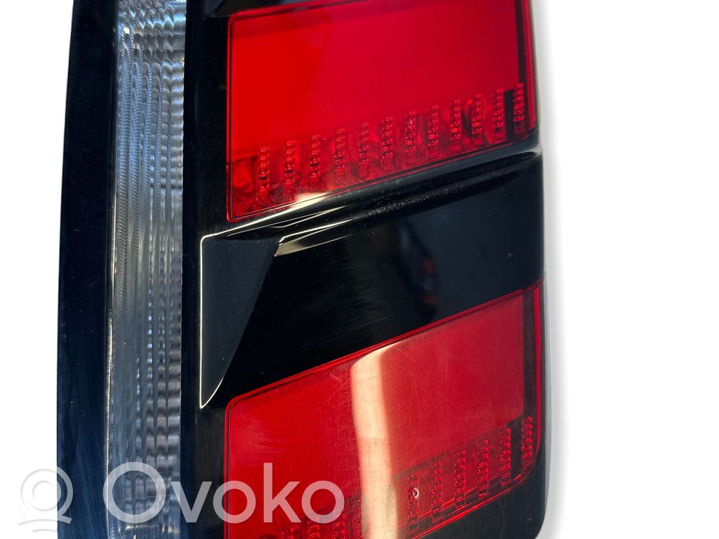Peugeot 3008 II Lampă spate în capacul portbagajului 