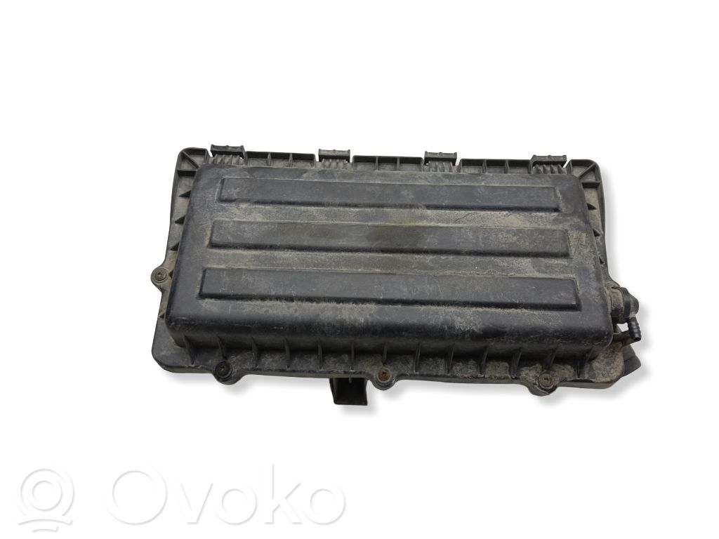 Volkswagen Polo IV 9N3 Air filter box 