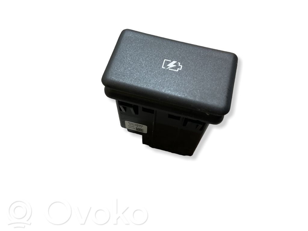 Nissan Leaf II (ZE1) Gniazdo / Złącze USB 
