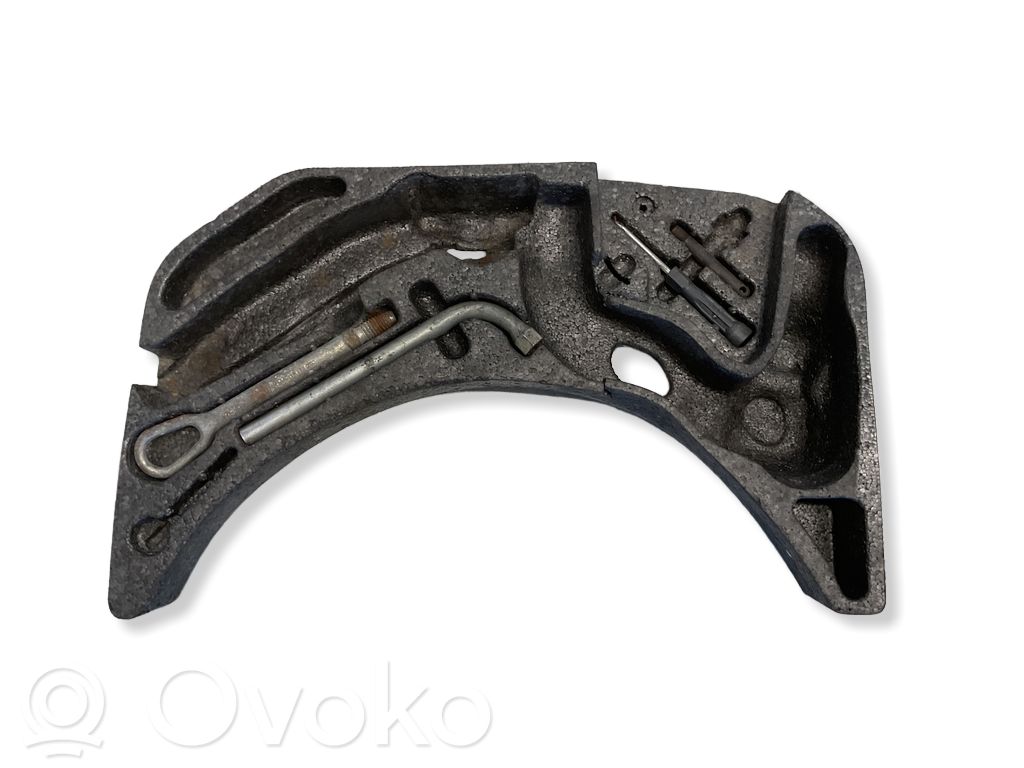 Audi A8 S8 D2 4D Tool set 