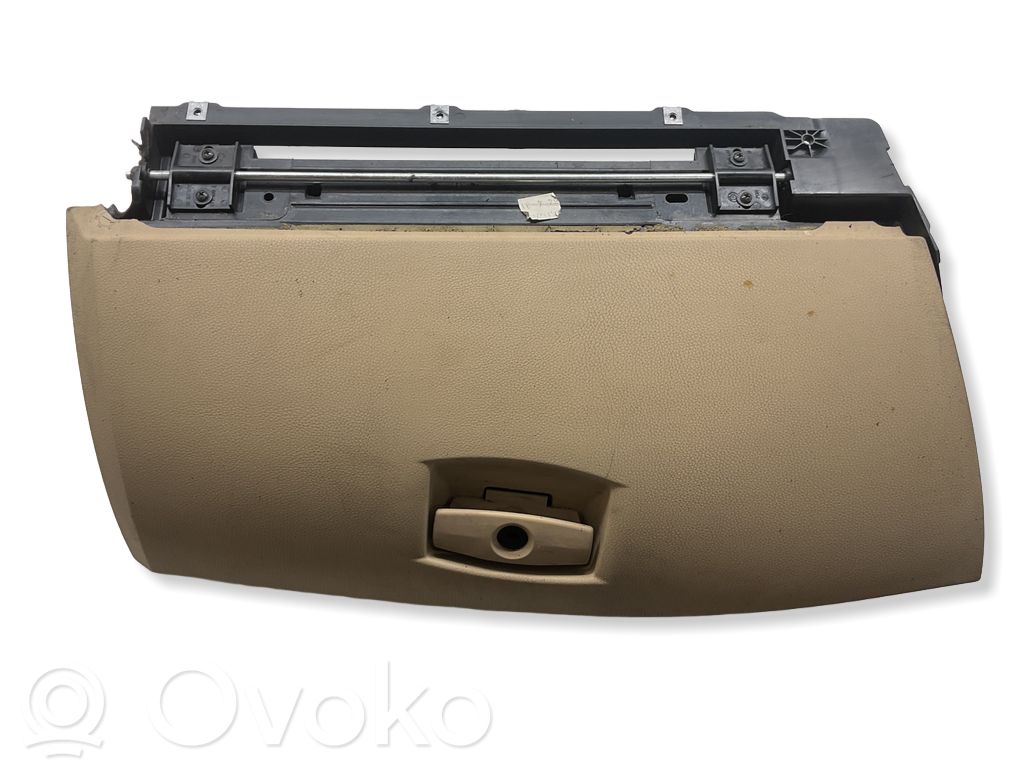 Glove box   7009469