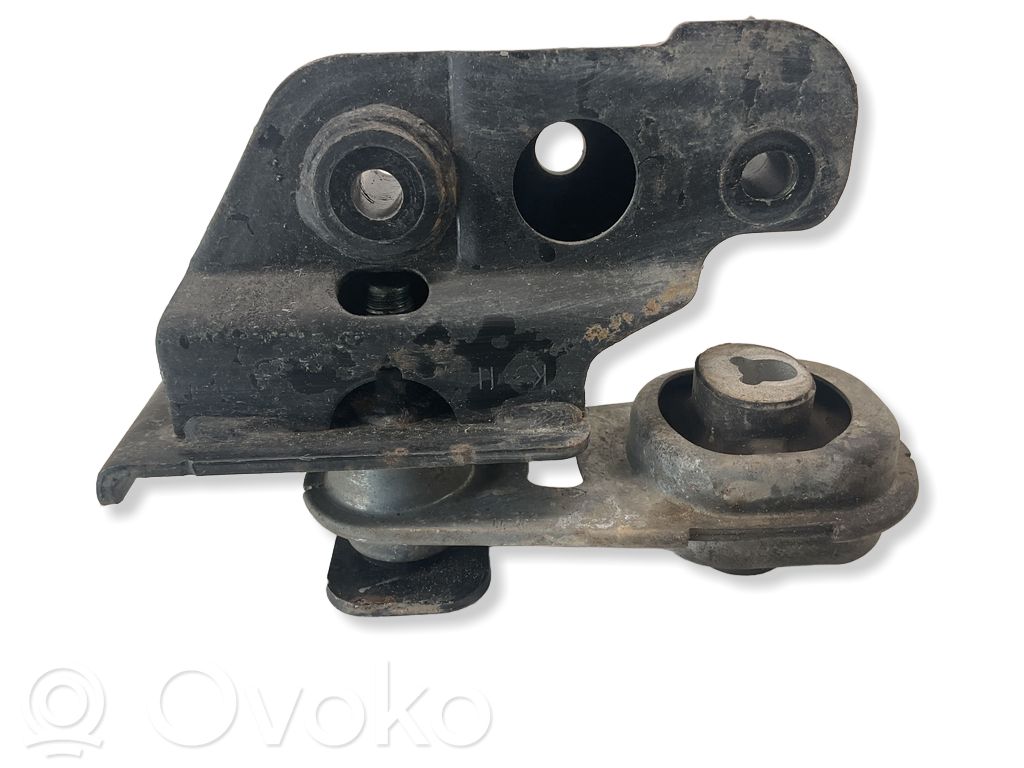 Nissan Qashqai Engine mount bracket 