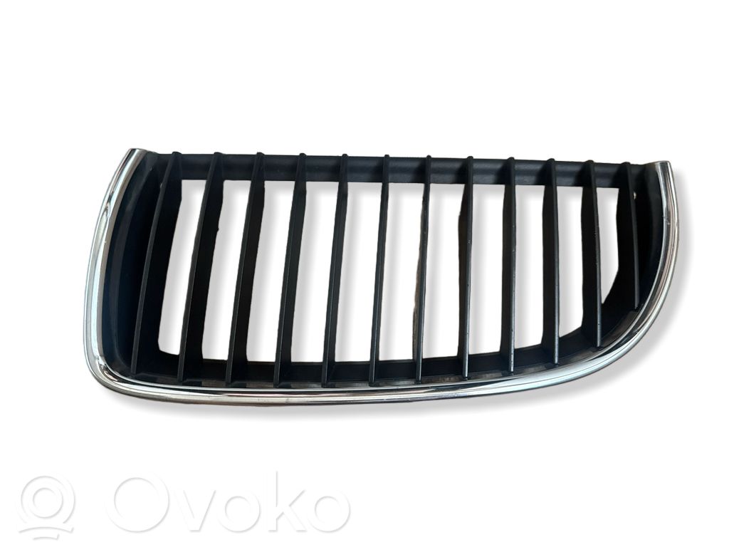 Grille de calandre avant   7120007