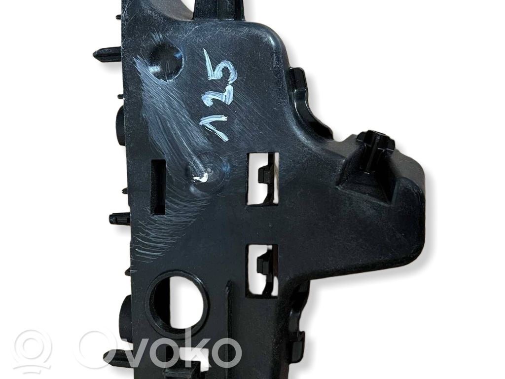 Front bumper mounting bracket   8Y0807184