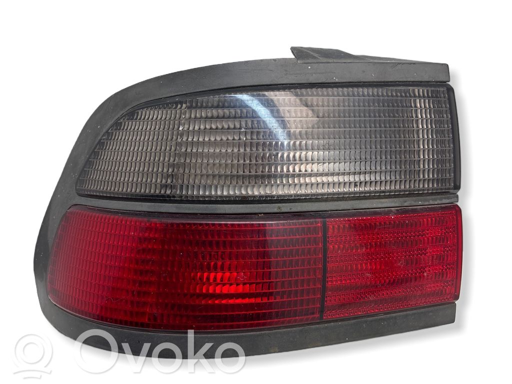 Rover 820 - 825 - 827 Galinis žibintas kėbule 