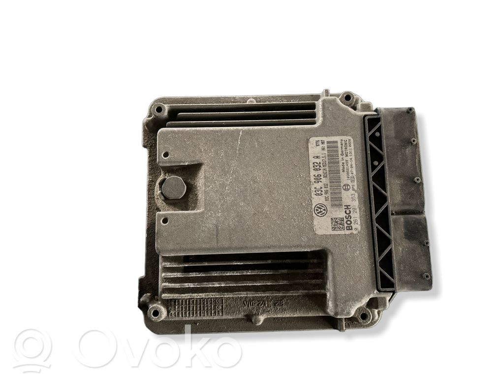 Volkswagen Golf V Engine control unit/module 