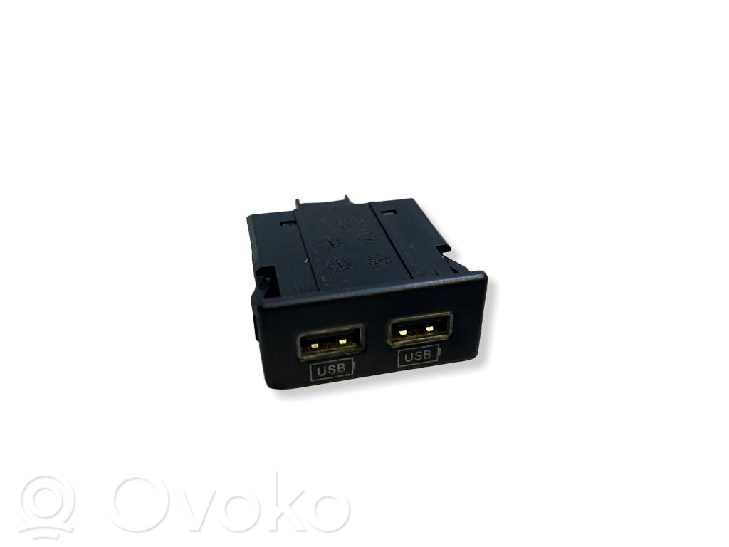 USB socket connector   61571C0836,68253158AA