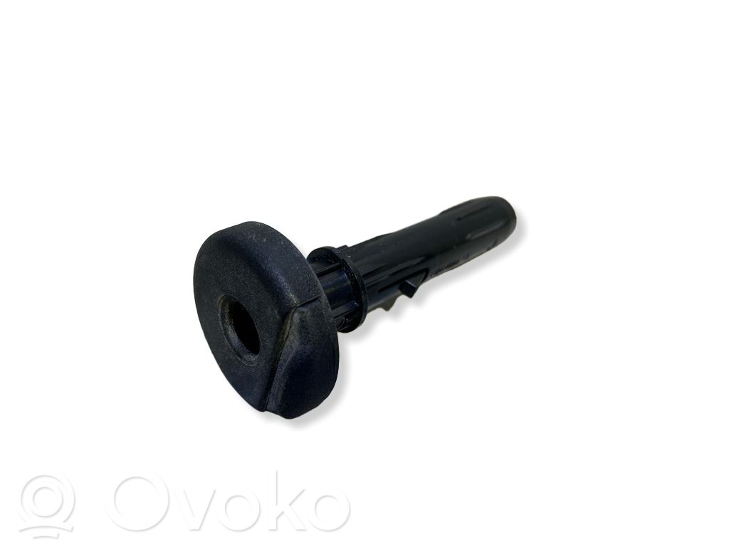Sitzverkleidung   L0241402AA