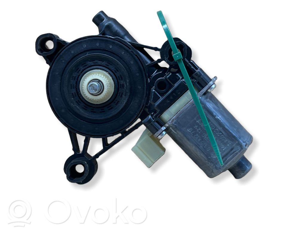Audi A3 S3 8V Silnik regulatora szyby drzwi przednich 