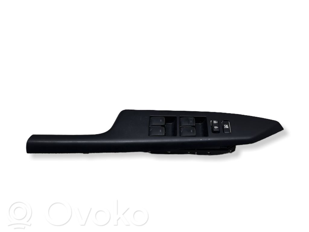 Lexus CT 200H Electric window control switch 