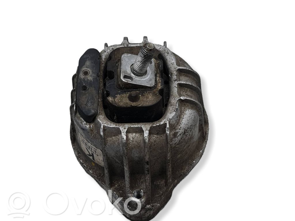 Moottorin kiinnikekorvake   6768852