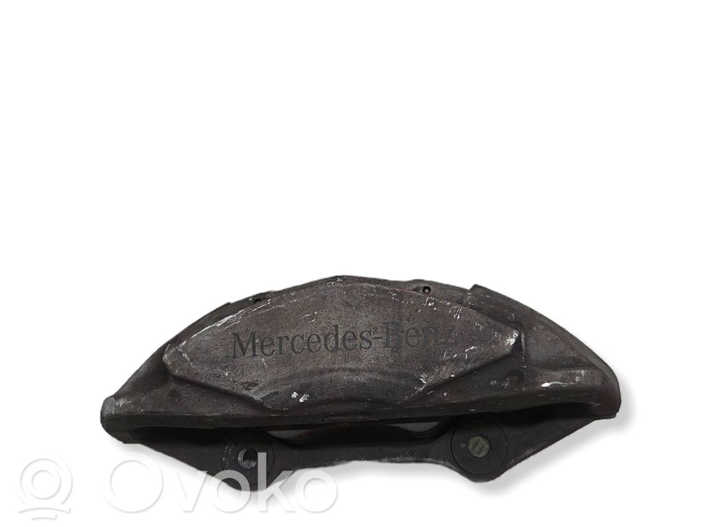 Mercedes-Benz C W205 Zacisk hamulcowy przedni 