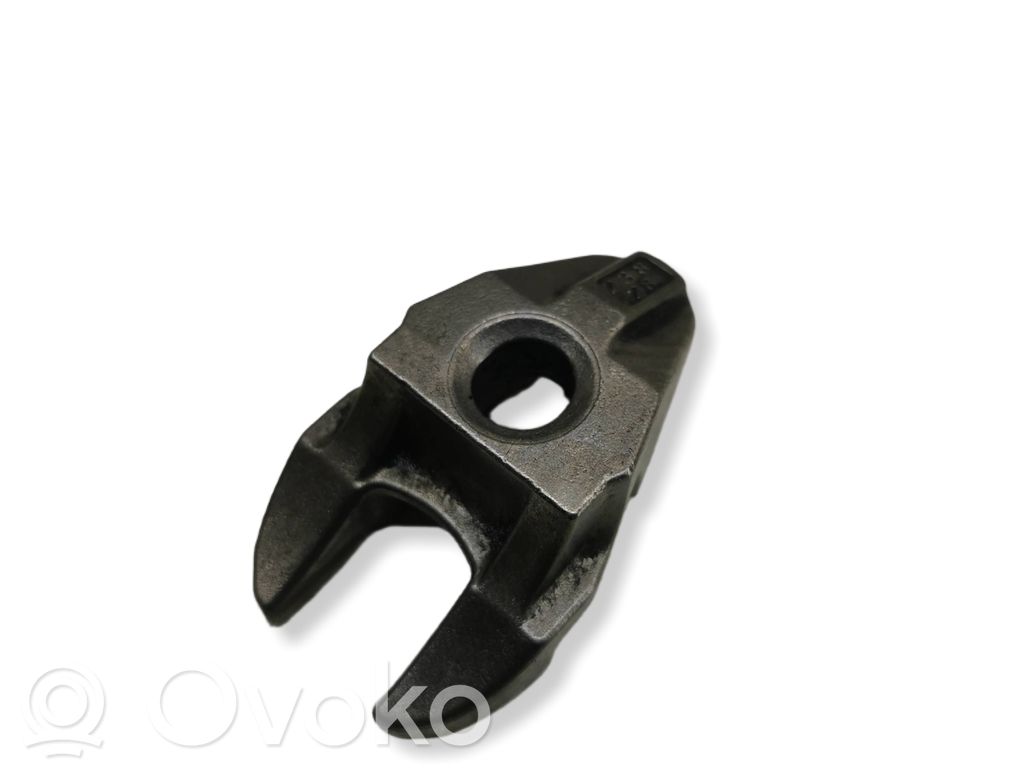 Abrazadera del inyector de combustible