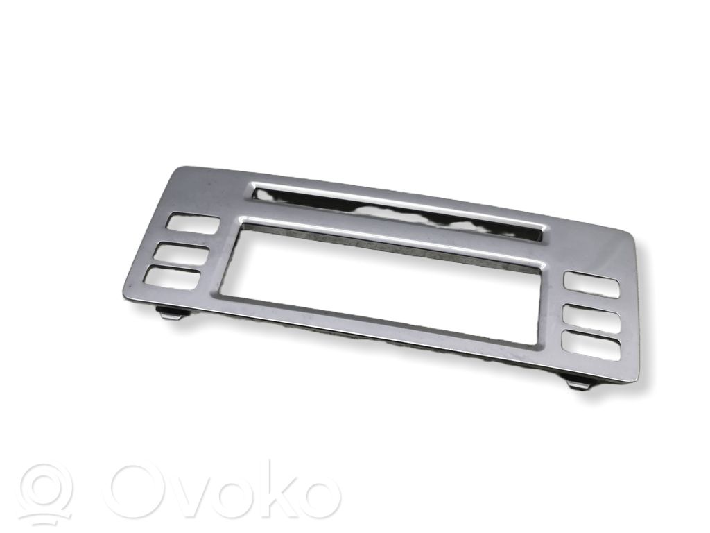 Volvo V70 Radio/GPS head unit trim 