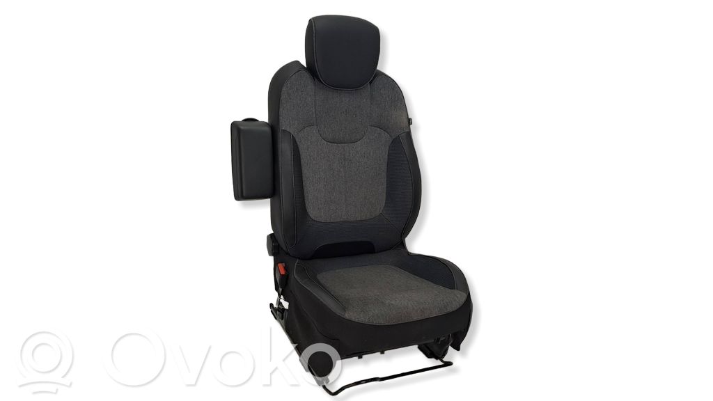 Renault Captur Fotel przedni kierowcy 