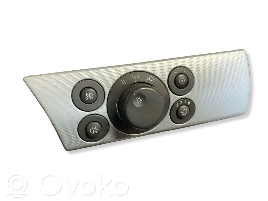 Opel Astra H Light switch 