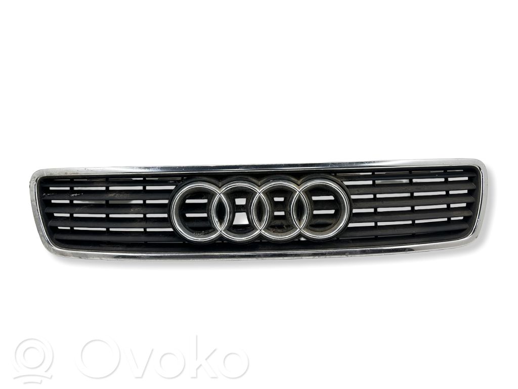 Audi A4 S4 B5 8D Etusäleikkö 