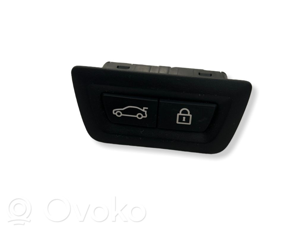 Tailgate/boot open switch button   92751212