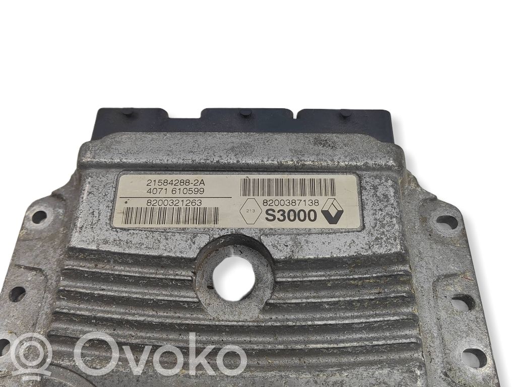 Engine control unit/module   215842882A,8200321263,8200387138