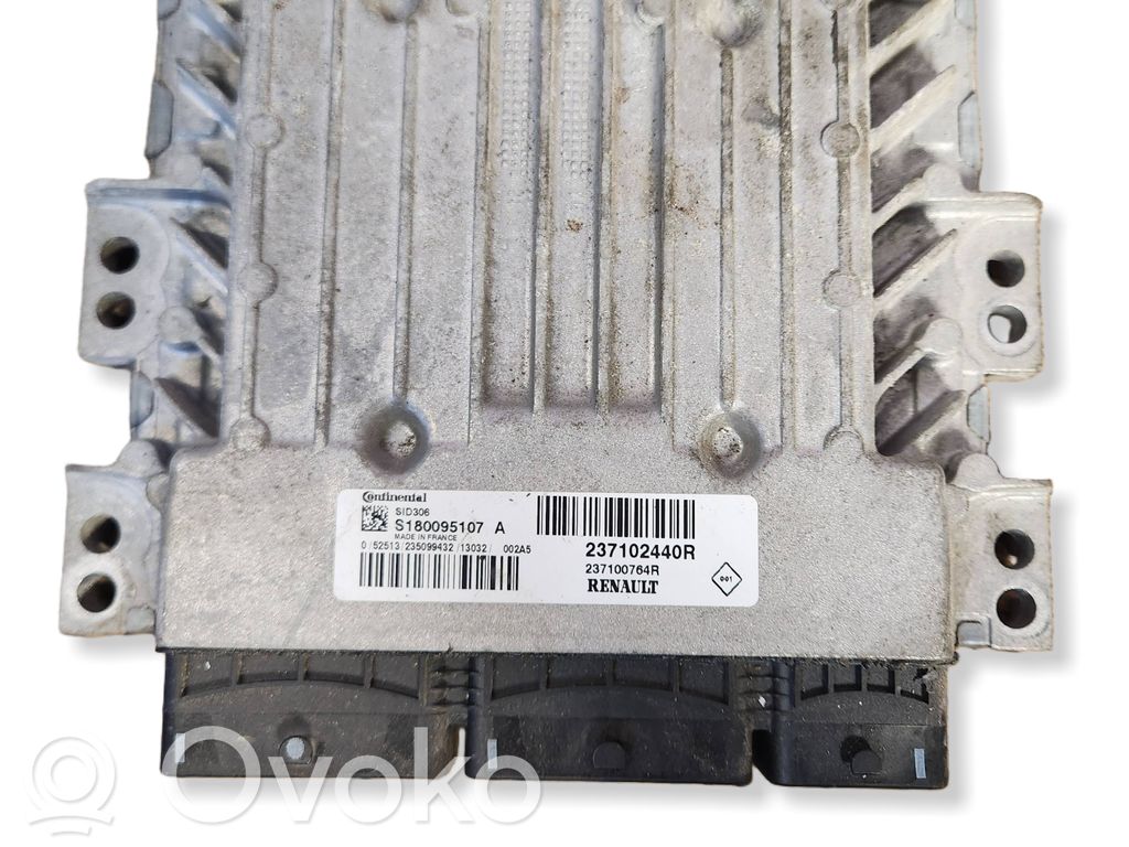 Dacia Duster Engine control unit/module 