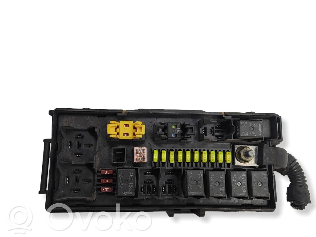 Jeep Grand Cherokee (WK) Fuse module 