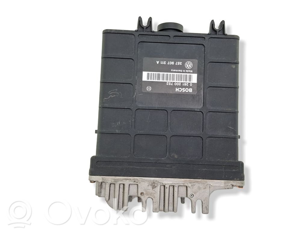 Volkswagen PASSAT B4 Engine control unit/module 