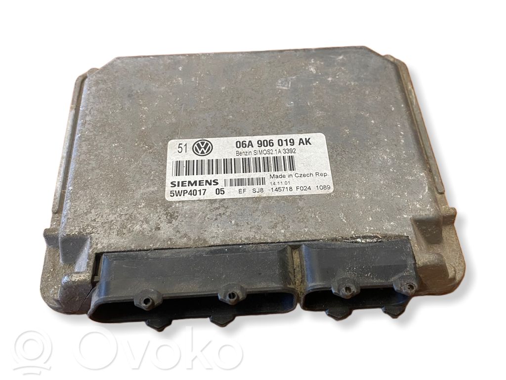Engine control unit/module   06A906019AK,5WP4017,SM0S21A3392