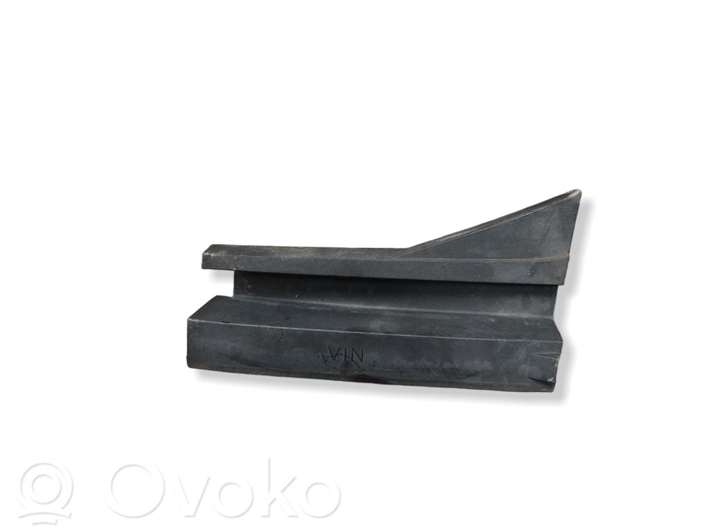 Muu moottoritilan osa   4M0805700A,4M0805700