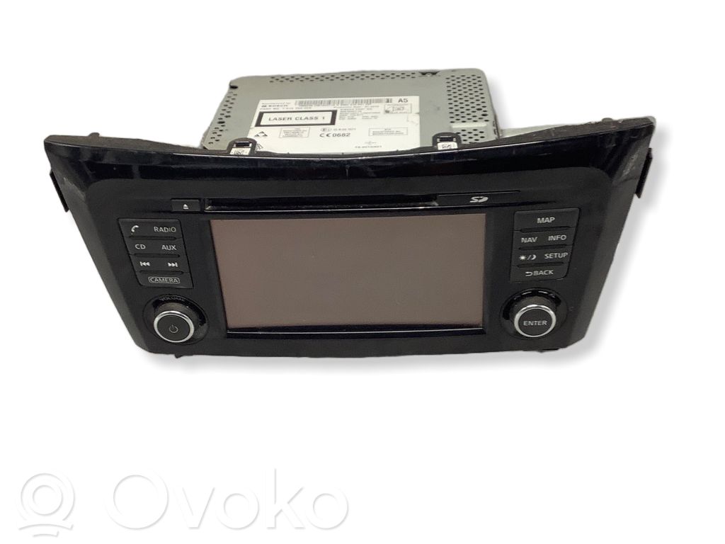 Nissan Qashqai Panel / Radioodtwarzacz CD/DVD/GPS 