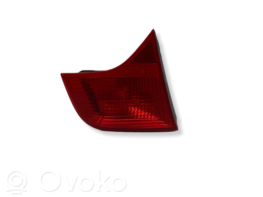 Audi A4 S4 B7 8E 8H Takaluukun takavalot 