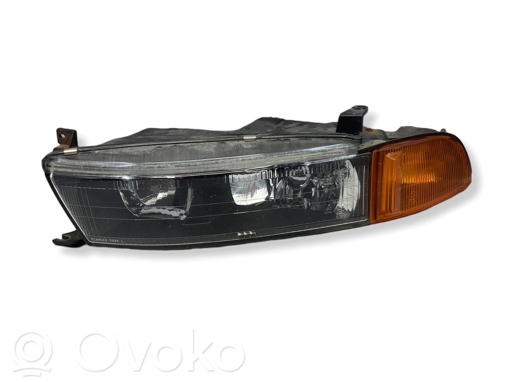 Mitsubishi Galant Lampa przednia 