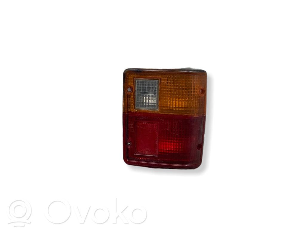 Mitsubishi Pajero Lampă spate în caroserie 