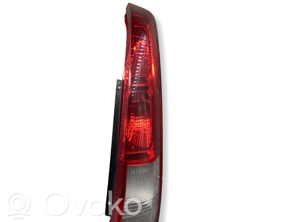 Nissan X-Trail T30 Lampa tylna 