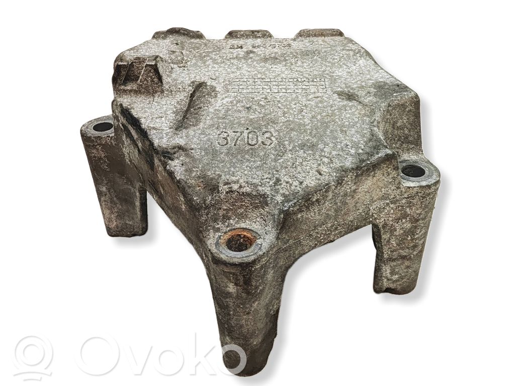 Opel Mokka Engine mounting bracket 
