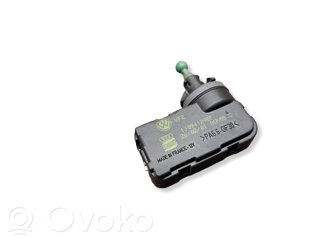 Volkswagen Golf IV Headlight level adjustment motor 
