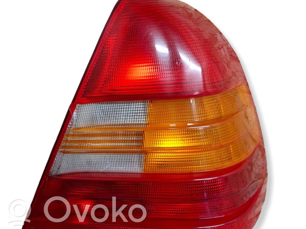 Mercedes-Benz C W202 Lampa tylna 