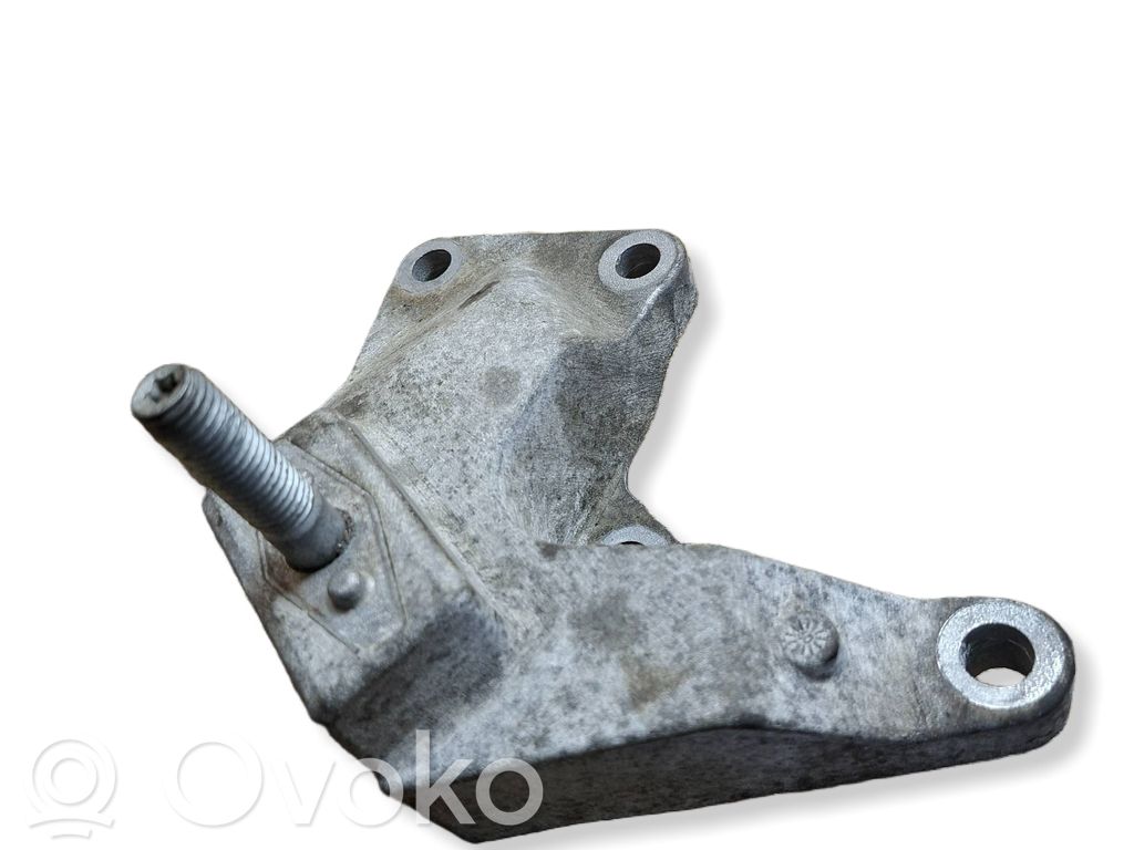 Ford Mondeo MK IV Gearbox mounting bracket 