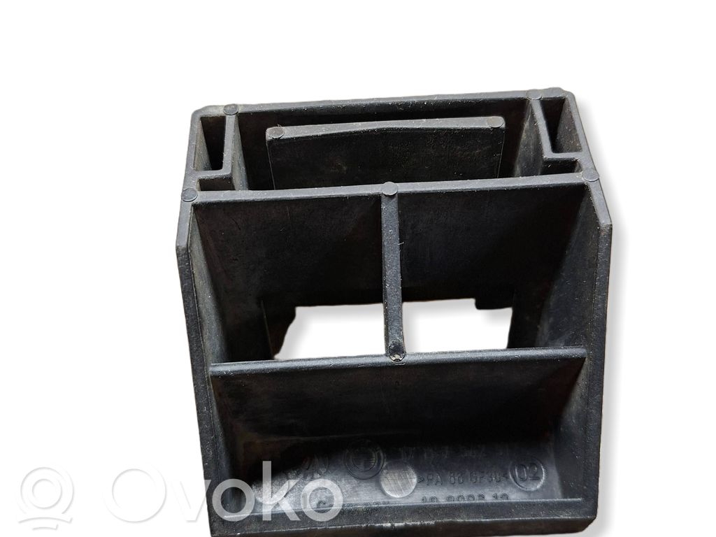 BMW 5 E60 E61 Fixation de radiateur 