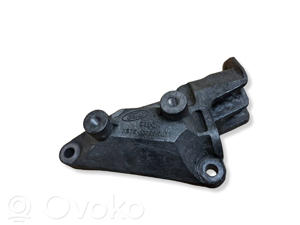 Ford Mondeo Mk III Generator/alternator bracket 