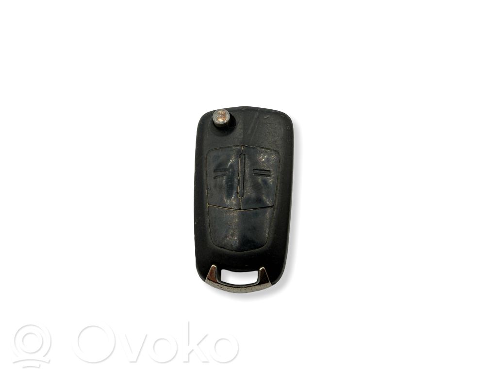 Opel Corsa D Virta-avain/kortti 