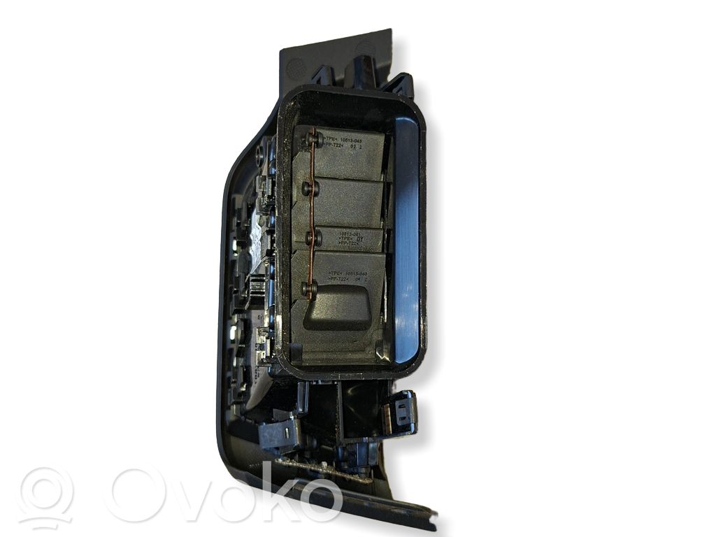 Renault Clio V Grilă ventilație/ramă laterală bord 