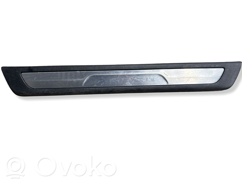 Dodge Durango III Priekinio slenksčio apdaila (vidinė) 