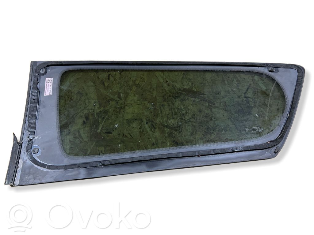 Chrysler Pacifica Rear side window 