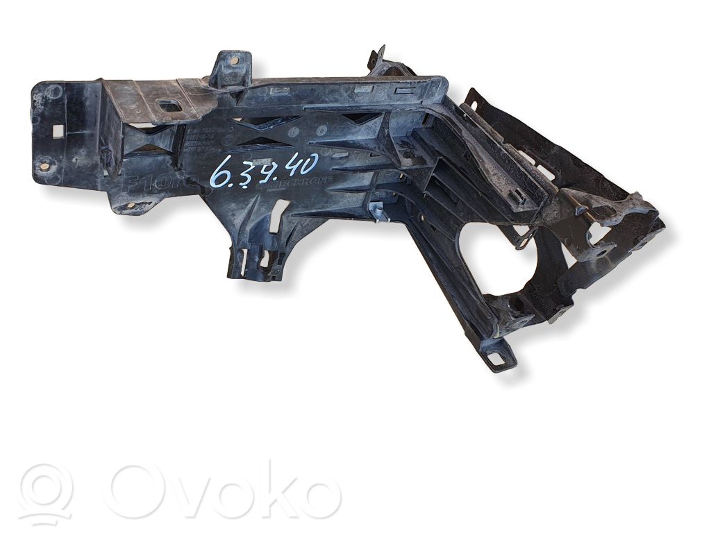 BMW 5 F10 F11 Uchwyt / Mocowanie lampy przedniej 